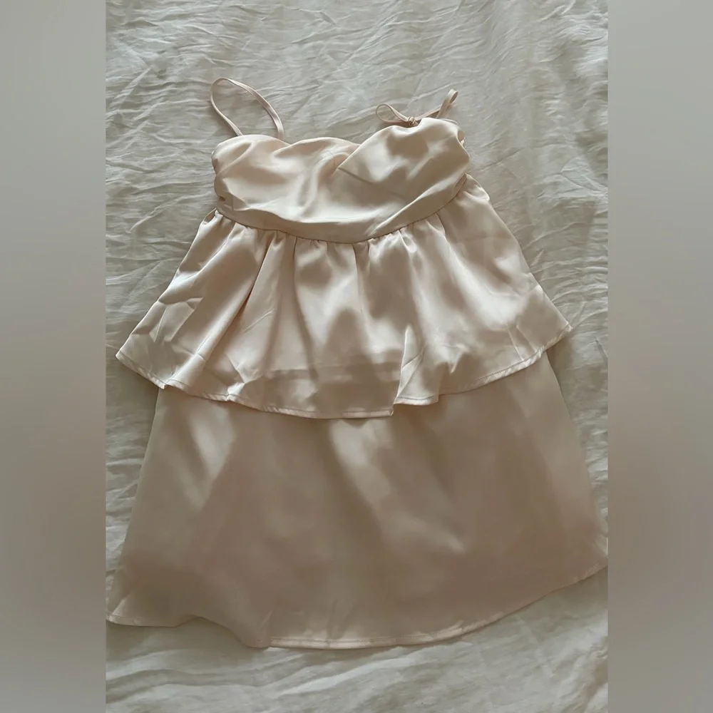 Beginning Boutique - cream satin mini dress - US 2 - Picture 5 of 6